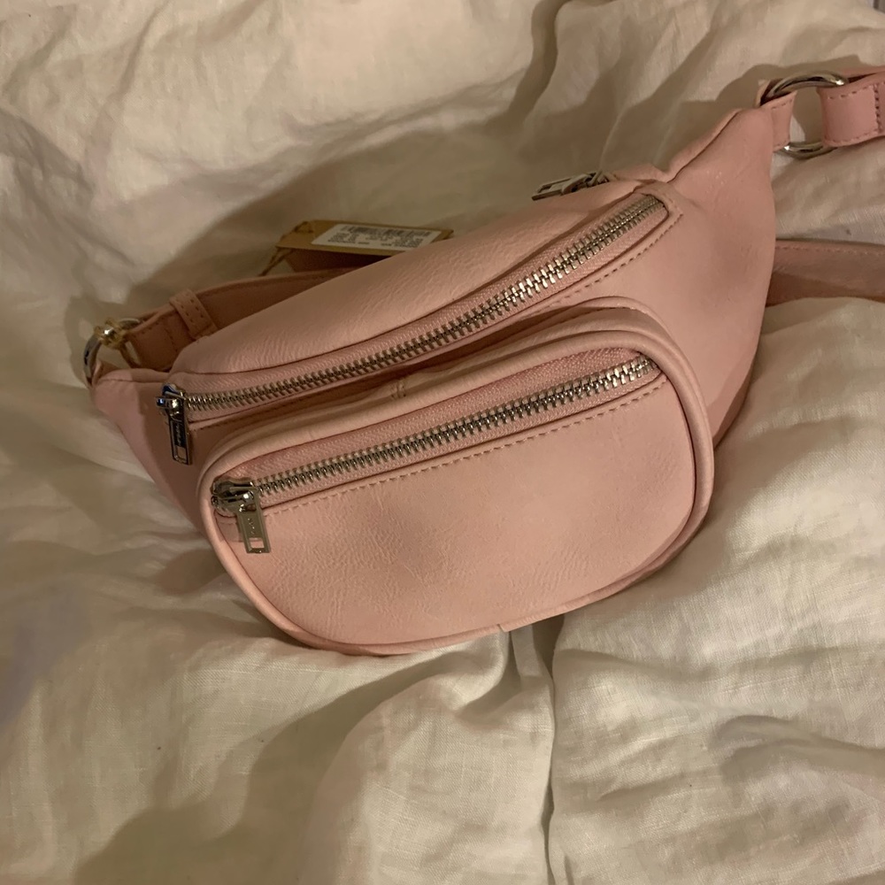 BRANDY MELVILLE PINK BELT BAG